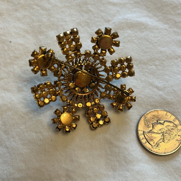 VTG Brooch - Picture 3 of 3